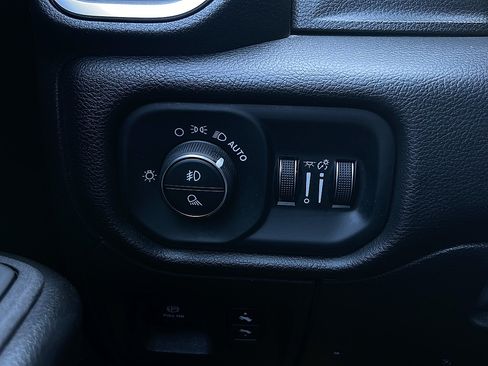 Used 2025 RAM 1500 Big Horn AWD/4WD image 21