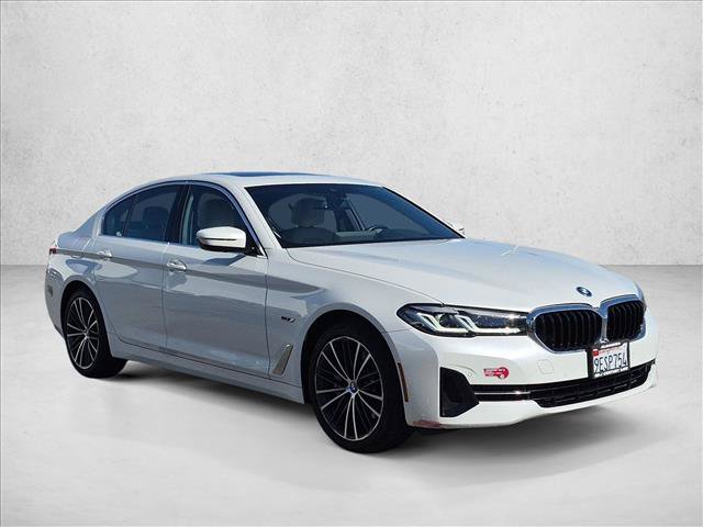 Used 2023 BMW 530e w/ Premium Package RWD image 3
