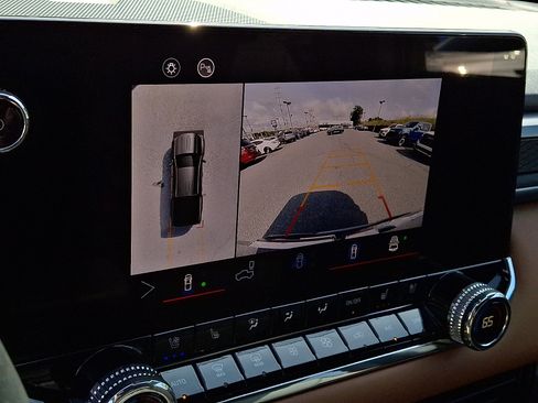 Certified 2025 GMC Canyon AT4 w/ Nightfall Edition AWD/4WD image 20