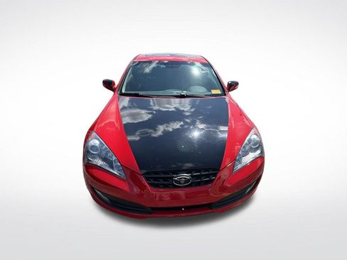 Used 2012 Hyundai Genesis 3.8 RWD image 2