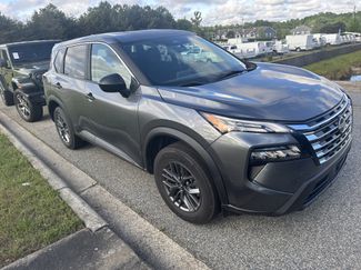 Used 2024 Nissan Rogue S FWD video 2