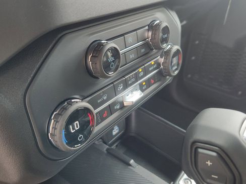 New 2025 Ford Bronco Big Bend image 18