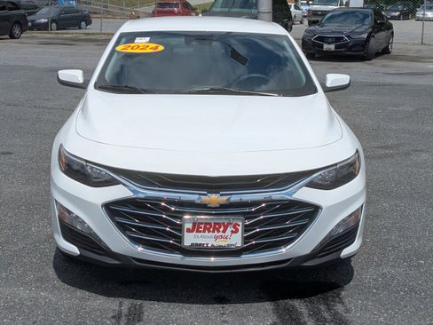Used 2024 Chevrolet Malibu LT FWD image 2