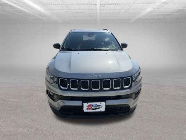 Used 2024 Jeep Compass Latitude w/ Convenience Group AWD/4WD image 10