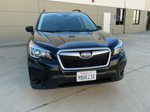 Used 2019 Subaru Forester Premium AWD/4WD image 3