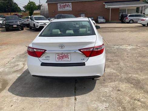 Used 2015 Toyota Camry LE FWD image 4