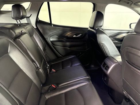 Used 2024 GMC Terrain SLT FWD image 17