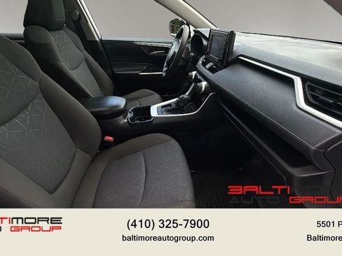 Used 2022 Toyota RAV4 XLE w/ Convenience Package FWD image 16