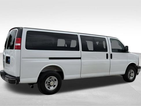 Used 2025 Chevrolet Express 3500 LT w/ LT Preferred Equipment Group RWD image 10