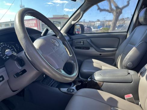 Used 2005 Toyota Sequoia SR5 image 20