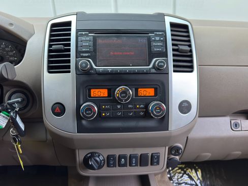Used 2017 Nissan Frontier SV w/ SV Value Truck Package AWD/4WD image 21