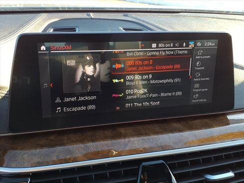 Used 2020 BMW 540i xDrive w/ Premium Package image 24