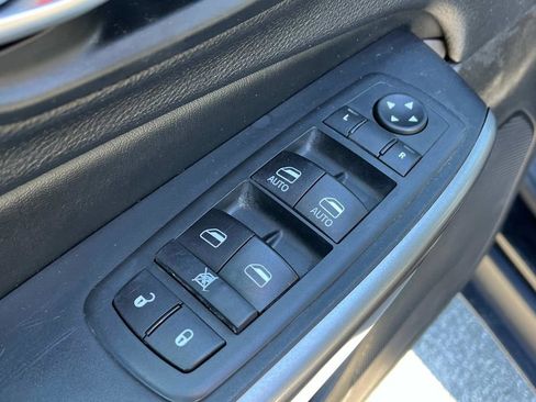 Used 2020 Jeep Cherokee Limited image 26