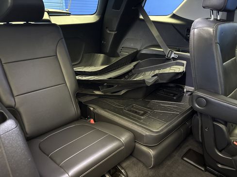 Used 2020 Chevrolet Traverse Premier w/ Redline Edition FWD image 27