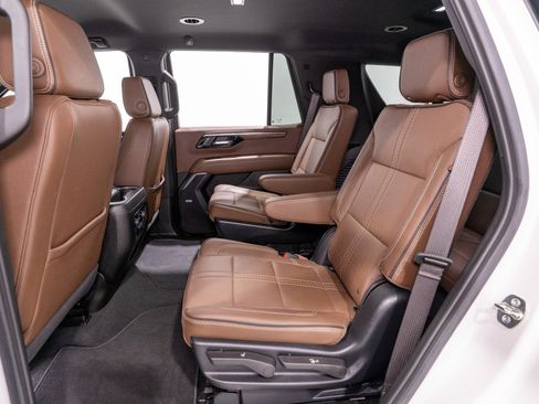 Used 2025 Chevrolet Tahoe High Country w/ LPO, Illumination Package AWD/4WD image 32
