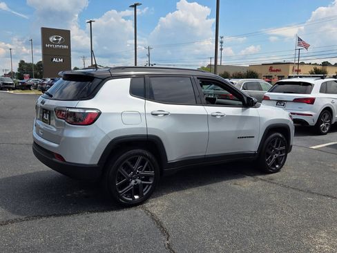 Used 2026 Jeep Compass Limited AWD/4WD image 13