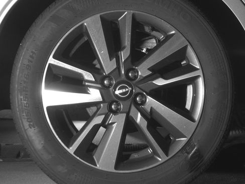 Used 2025 Nissan Versa SV image 15