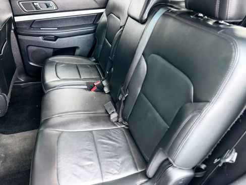 Used 2016 Ford Explorer XLT w/ Equipment Group 202A AWD/4WD image 26