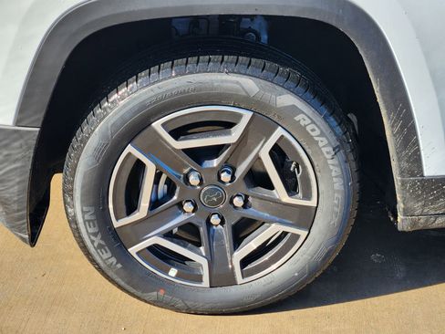 New 2026 Jeep Cherokee Limited AWD/4WD image 11