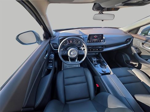 Used 2023 Nissan Rogue SV w/ SV Premium B Package image 12