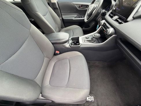 Used 2025 Toyota RAV4 LE AWD/4WD image 34