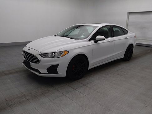 Used 2020 Ford Fusion SE FWD image 2