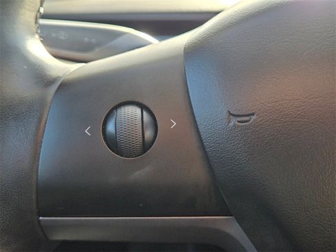 Used 2018 Tesla Model 3 image 18