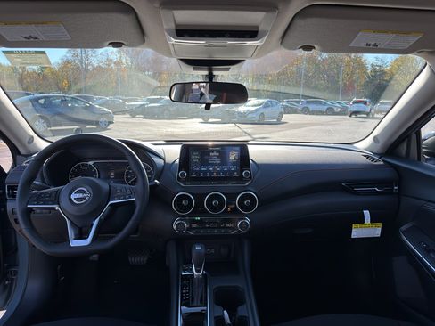 New 2025 Nissan Sentra SR image 28