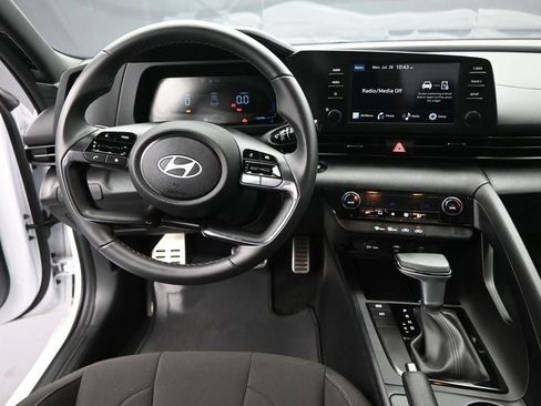 New 2025 Hyundai Elantra Sport FWD image 11