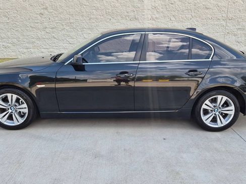 Used 2010 BMW 528i Sedan RWD image 3