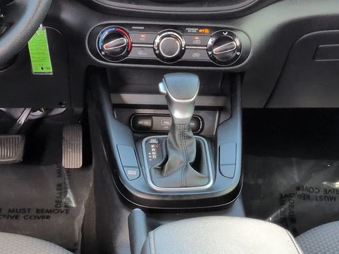 Used 2023 Kia Soul LX w/ LX Technology Package FWD image 15