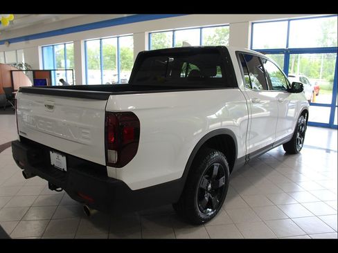 Certified 2023 Honda Ridgeline Black Edition image 5