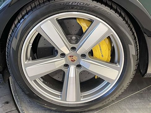 Used 2026 Porsche Cayenne GTS image 11