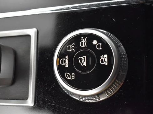 Used 2024 Mitsubishi Outlander Ralliart AWD/4WD image 35