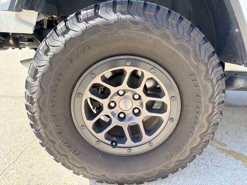 Used 2023 Jeep Wrangler Unlimited Rubicon w/ Xtreme 35 Tire Package image 21