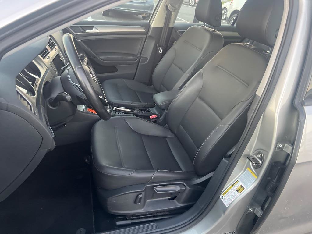 Used 2015 Volkswagen Golf S FWD image 11