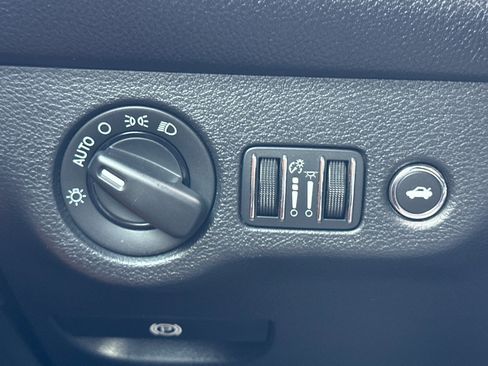 Used 2015 Dodge Challenger SRT Hellcat image 42