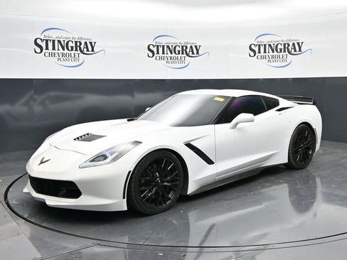 Used 2015 Chevrolet Corvette Stingray Coupe RWD image 3