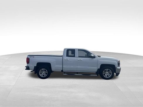 Used 2017 Chevrolet Silverado 1500 LT w/ All Star Edition AWD/4WD image 28