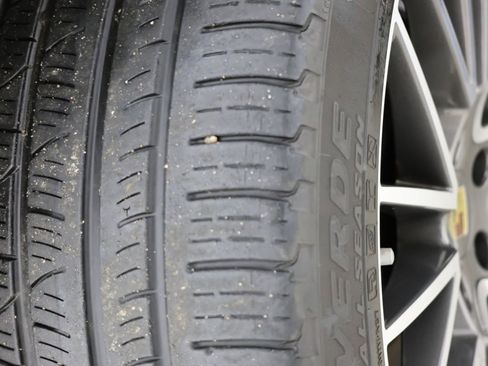 Used 2021 Porsche Cayenne AWD/4WD image 15