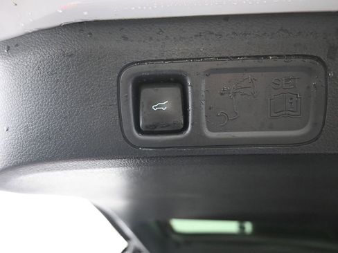 Used 2024 Ford Expedition Limited AWD/4WD image 11
