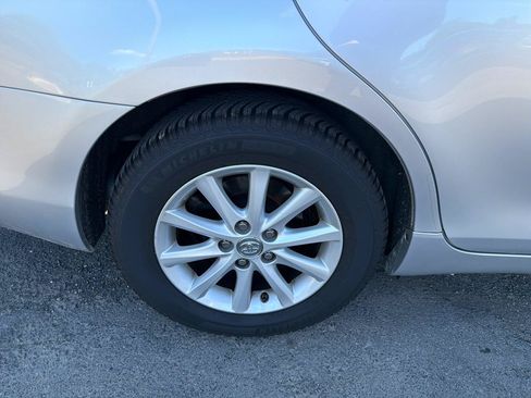 Used 2011 Toyota Camry XLE w/ XLE Extra-Value Pkg #2 FWD image 5
