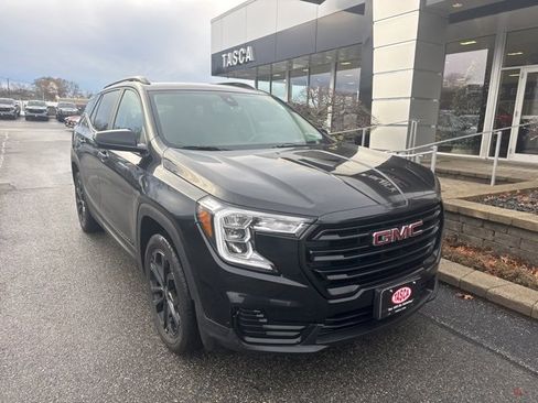 Used 2022 GMC Terrain SLE w/ Driver Convenience Package image 1
