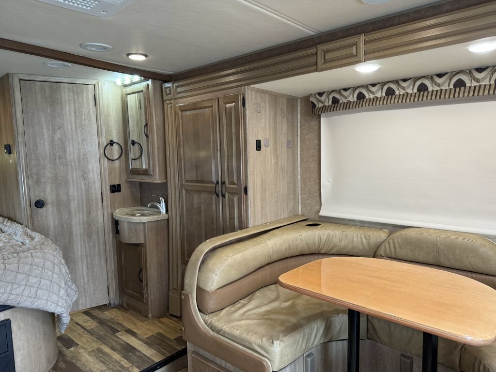 Used 2014 Mercedes-Benz Sprinter 3500 image 75