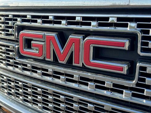 Used 2019 GMC Sierra 2500 Denali AWD/4WD image 11