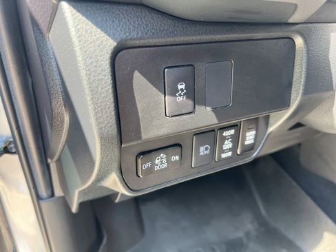 Used 2022 Toyota Tacoma TRD Off-Road AWD/4WD image 34