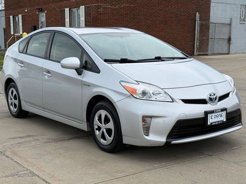 Used 2013 Toyota Prius Two FWD image 3