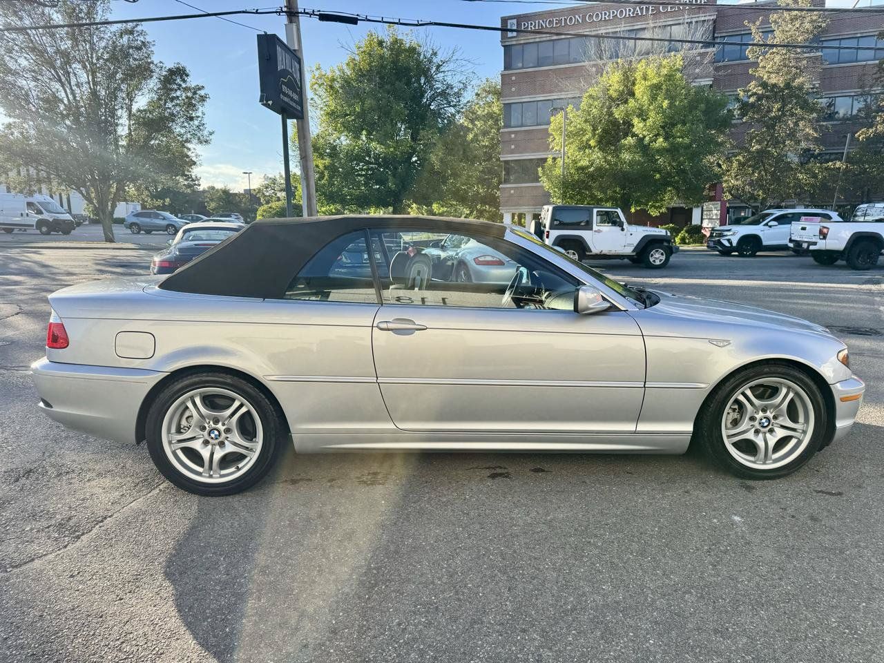 Used 2004 BMW 330Ci Convertible RWD image 11