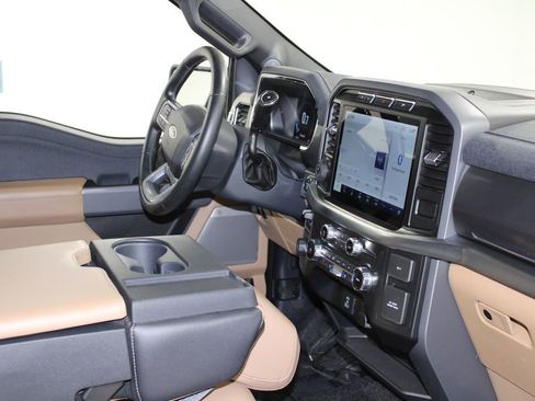 Used 2022 Ford F150 Lariat w/ Equipment Group 501A Mid image 33