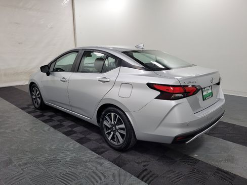 Used 2021 Nissan Versa SV FWD image 3